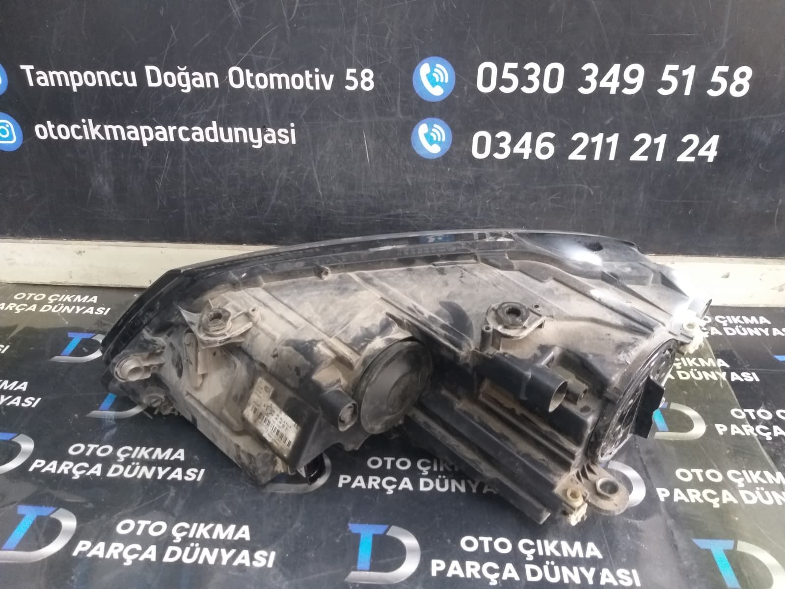 VOLKSWAGEN JETTA SA� FAR (11-18)